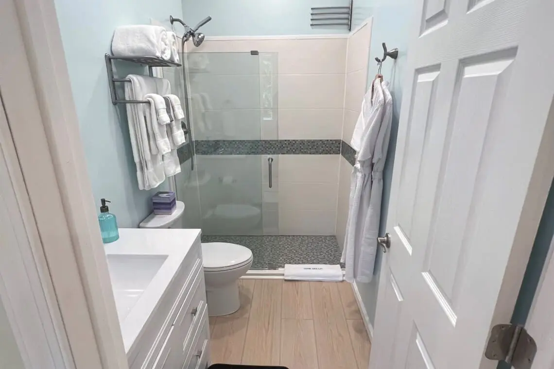 16e1a3418d124f7f84c4ce6cdc9374dd LargeOriginal.jpg