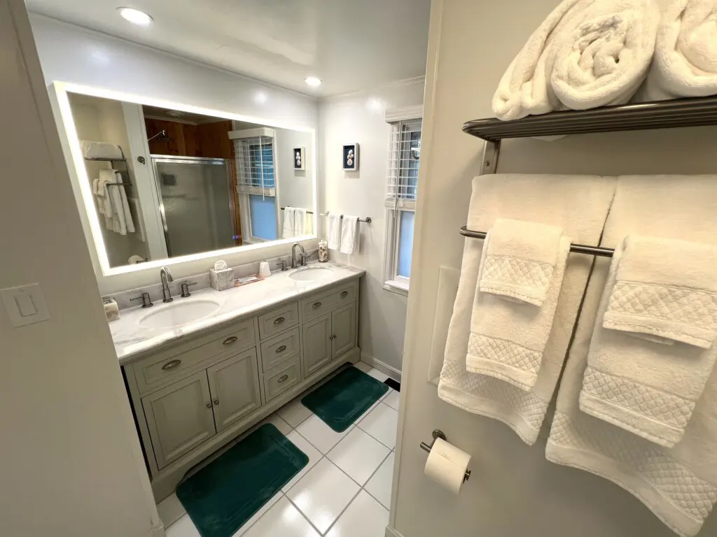 236857881e3e4bfdb8908d80bd39b4e6 LargeOriginal.jpg