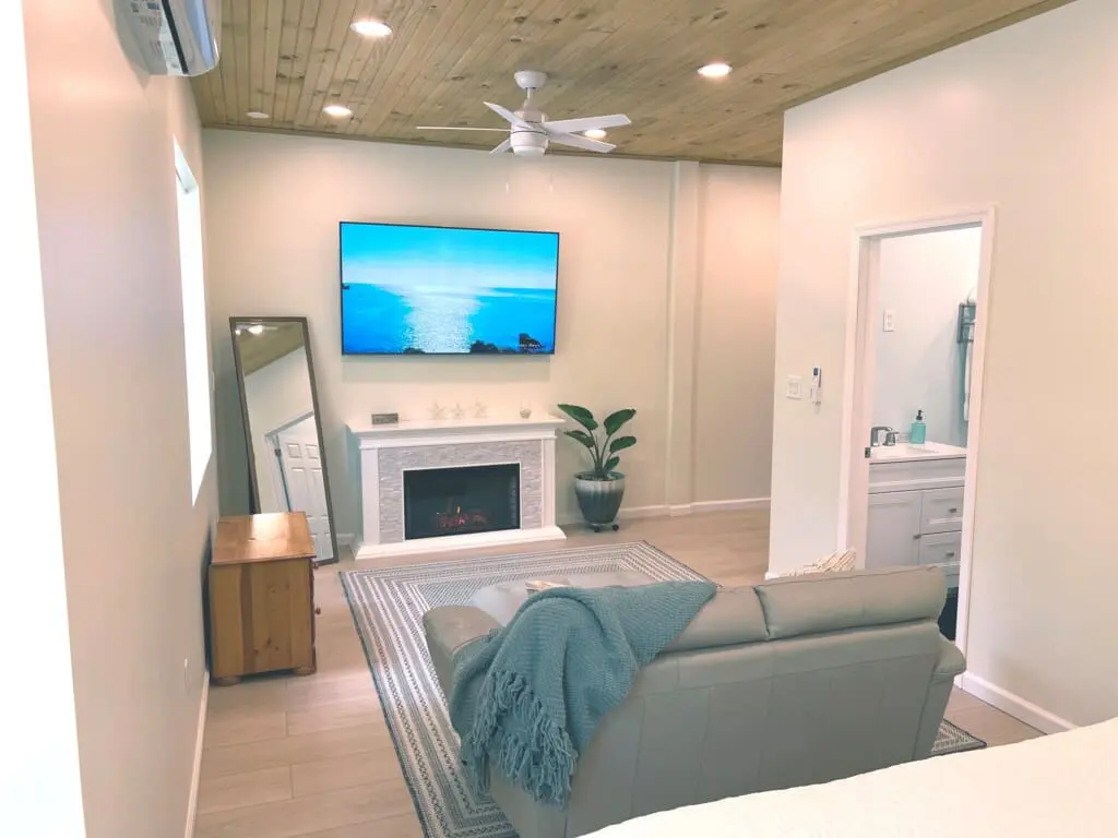 25f677d8d0be4e8cb14aea0da34ddc02 LargeOriginal.jpg