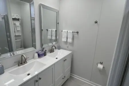 2b26bf07f7e74552a2689296e75a6845 LargeOriginal.jpg