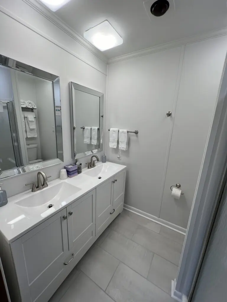 2b26bf07f7e74552a2689296e75a6845 LargeOriginal.jpg