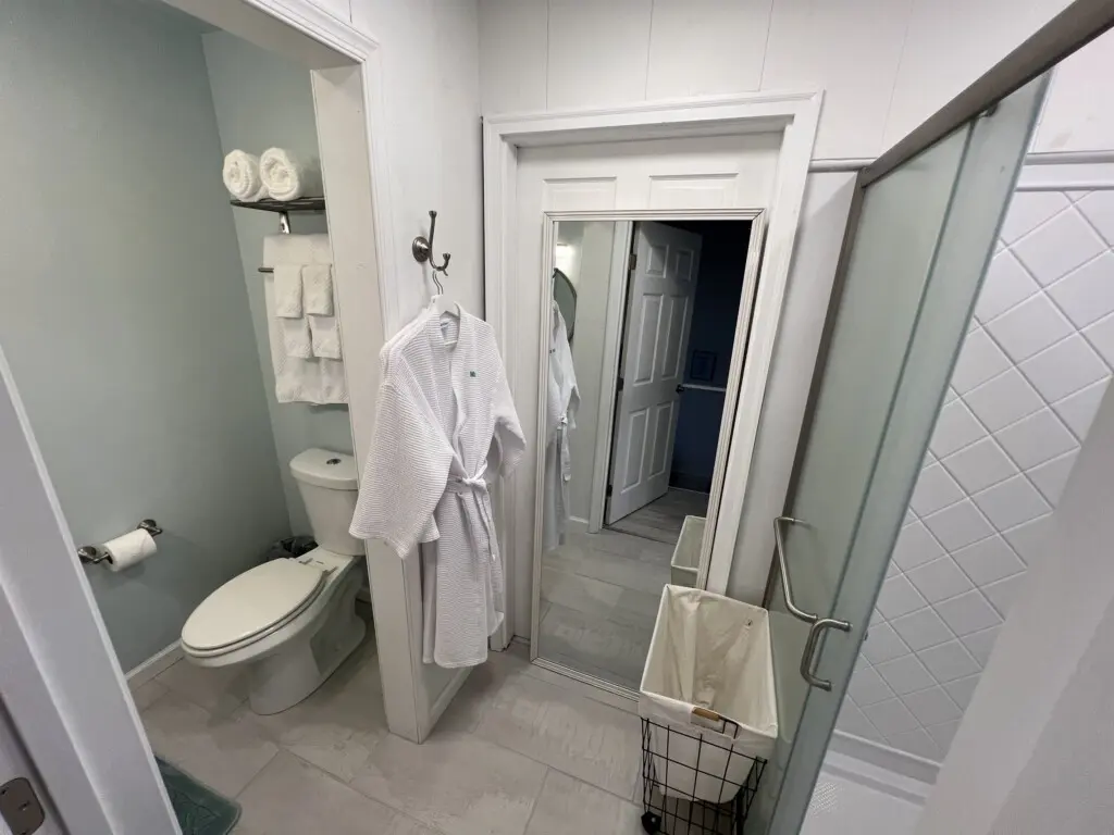 70ae791ff6184f5790b07e61cb7fbe97 LargeOriginal.jpg