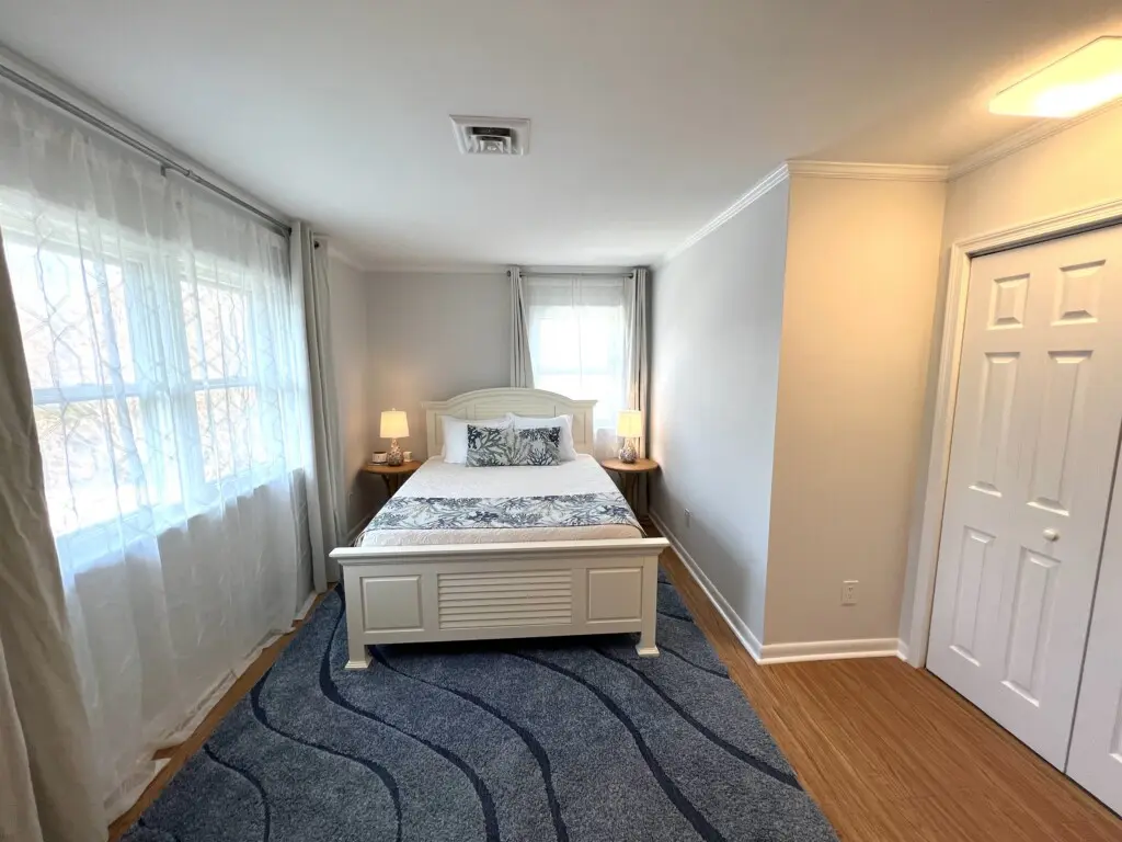 70d1cea8e32346ae8354db2595a3e295 LargeOriginal.jpg