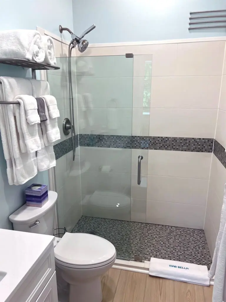 8d2f1bfc2e554a8d959de6331c0e4147 LargeOriginal.jpg