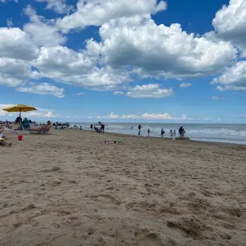 Spring: Flowers, Hiking & Mild Breezes